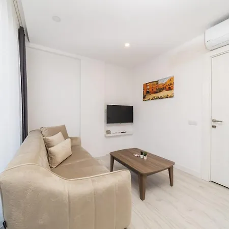 Flat With Terrace And View In Muratpasa *