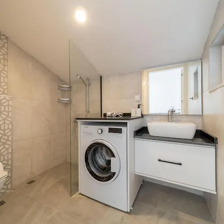 아파트 Flat With Terrace And View In Muratpasa *