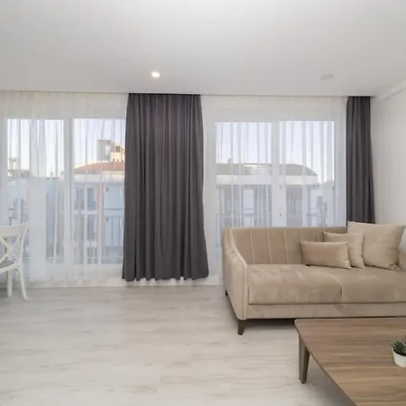 Central Flat With Terrace And View In Muratpasa Apartment